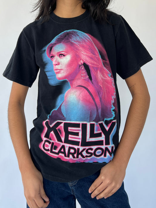 2000s kelly clarkson tshirt