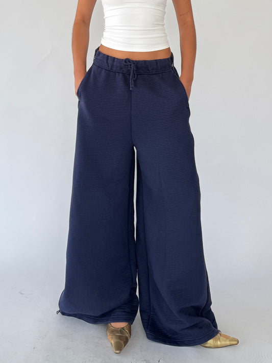 nike wide leg sweatpants