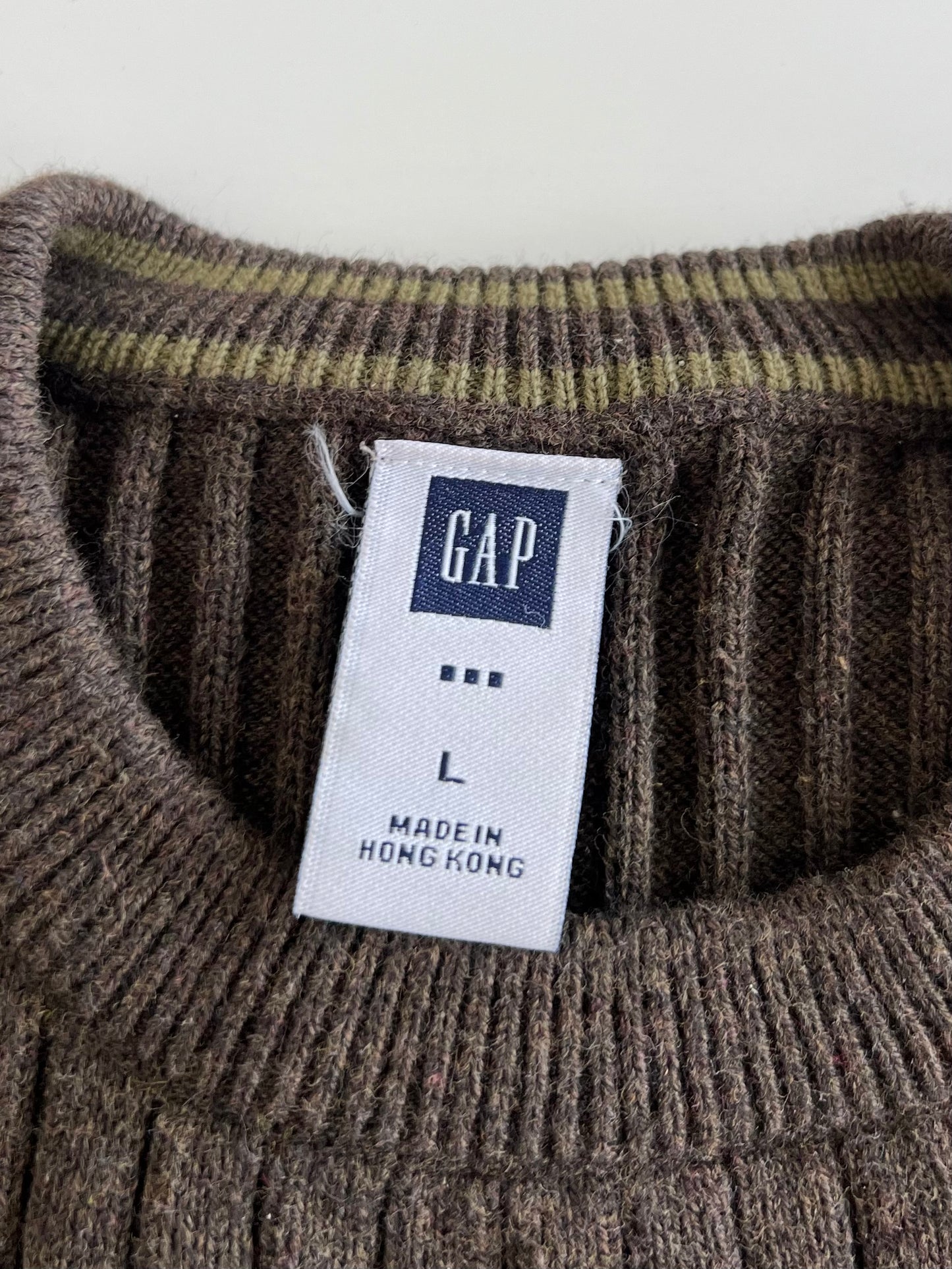 2000s gap sweater